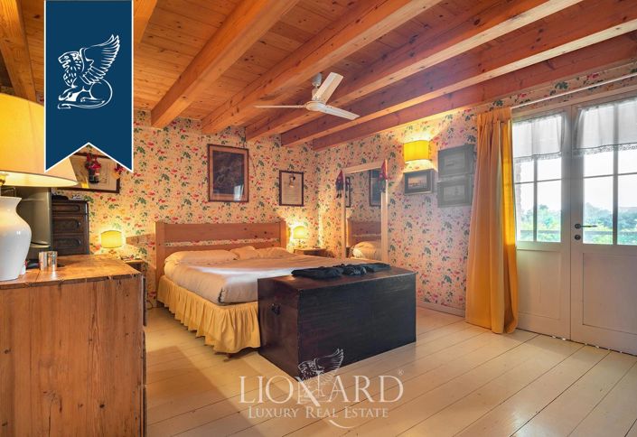 Image No.50-11 Bed Farmhouse for sale