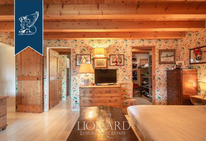 Image No.51-11 Bed Farmhouse for sale