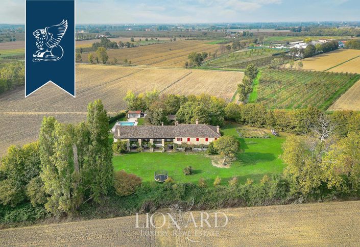 Image No.54-11 Bed Farmhouse for sale