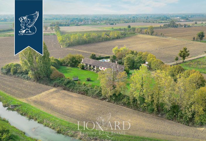 Image No.55-11 Bed Farmhouse for sale