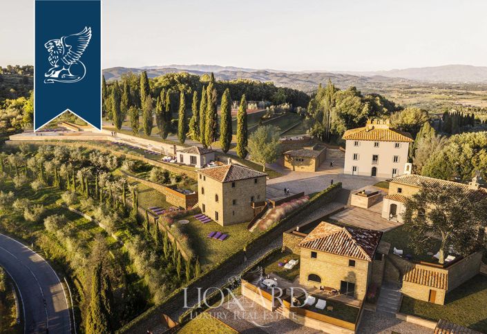 Image No.5-15 Bed Hotel for sale