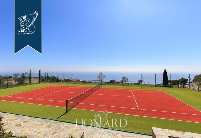 Image No.14-8 Bed Villa for sale