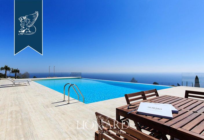 Image No.15-8 Bed Villa for sale