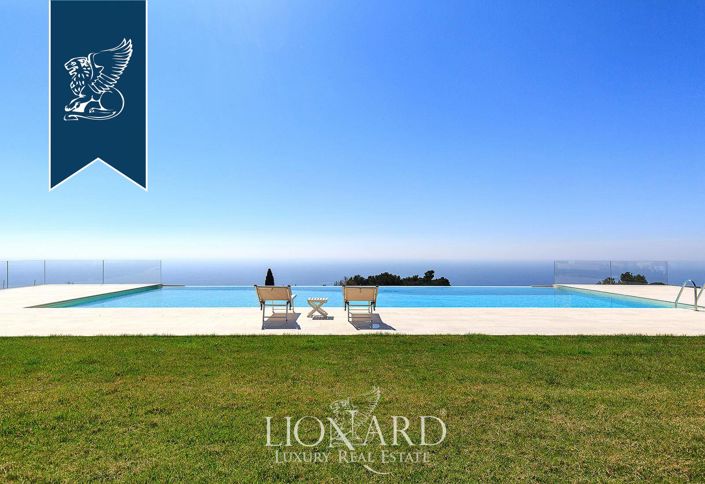 Image No.17-8 Bed Villa for sale