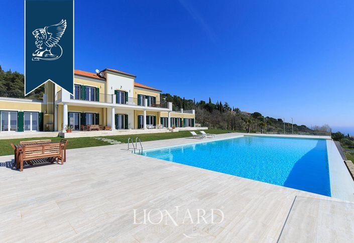 Image No.3-8 Bed Villa for sale