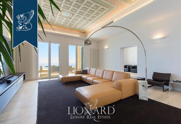 Image No.31-8 Bed Villa for sale