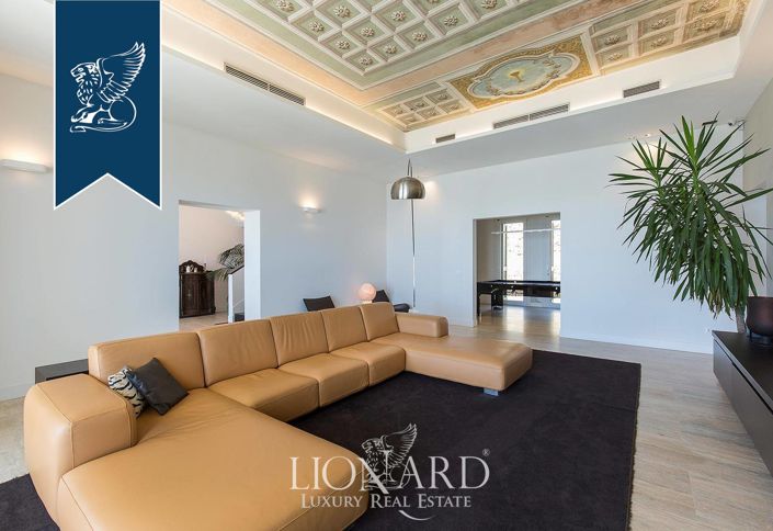 Image No.32-8 Bed Villa for sale