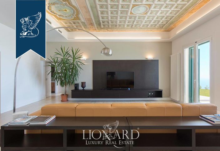 Image No.34-8 Bed Villa for sale