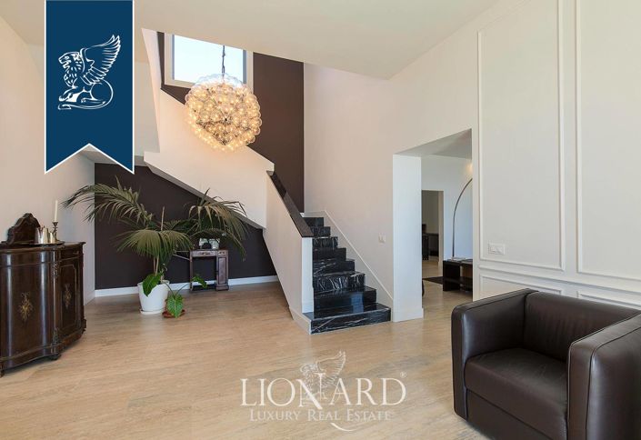 Image No.36-8 Bed Villa for sale