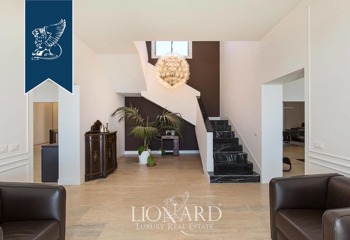 Image No.37-8 Bed Villa for sale