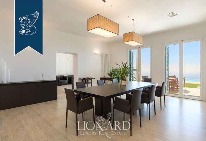 Image No.41-8 Bed Villa for sale