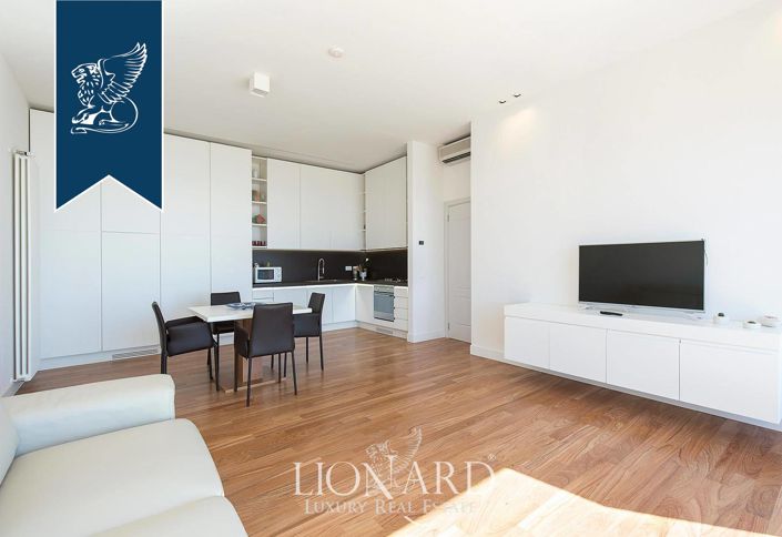 Image No.45-8 Bed Villa for sale