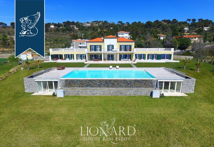 Image No.5-8 Bed Villa for sale