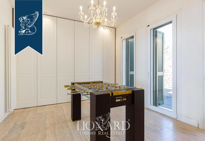 Image No.54-8 Bed Villa for sale