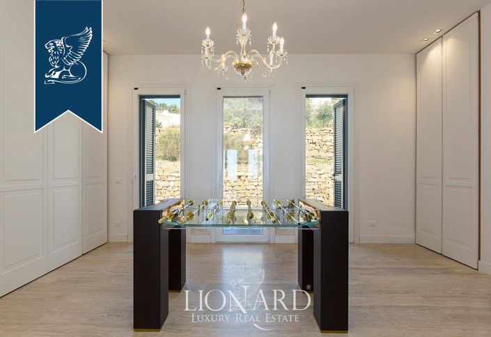 Image No.55-8 Bed Villa for sale