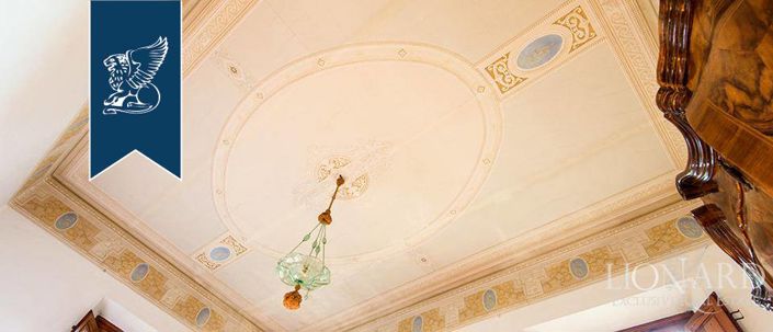 Image No.38-5 Bed Villa for sale