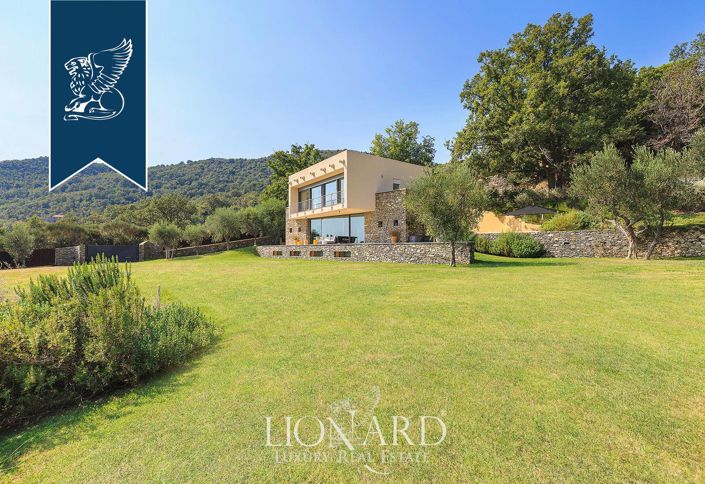 Image No.11-8 Bed Villa for sale