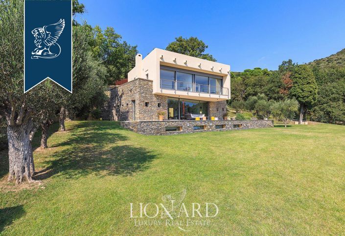 Image No.15-8 Bed Villa for sale