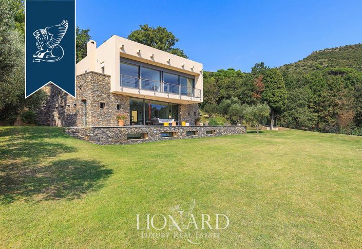 Image No.16-8 Bed Villa for sale