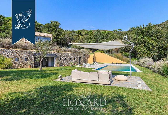 Image No.18-8 Bed Villa for sale