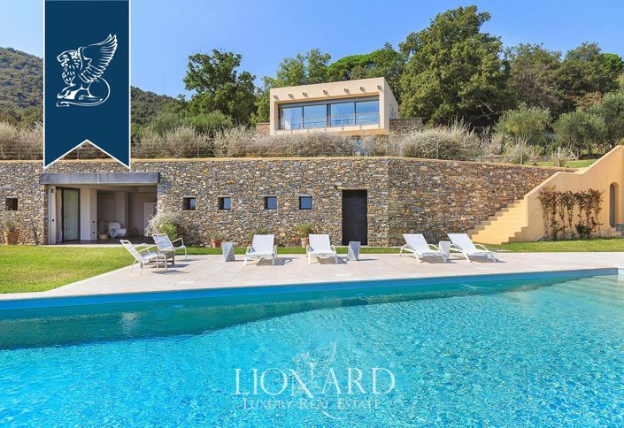 Image No.2-8 Bed Villa for sale