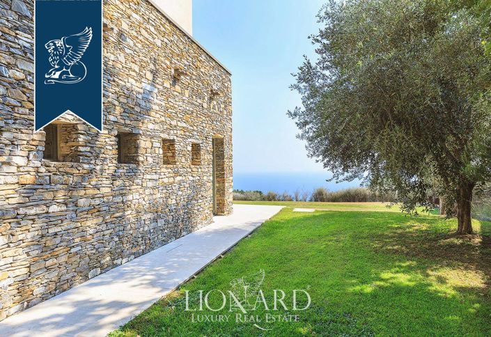 Image No.28-8 Bed Villa for sale