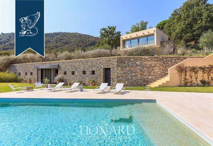 Image No.3-8 Bed Villa for sale