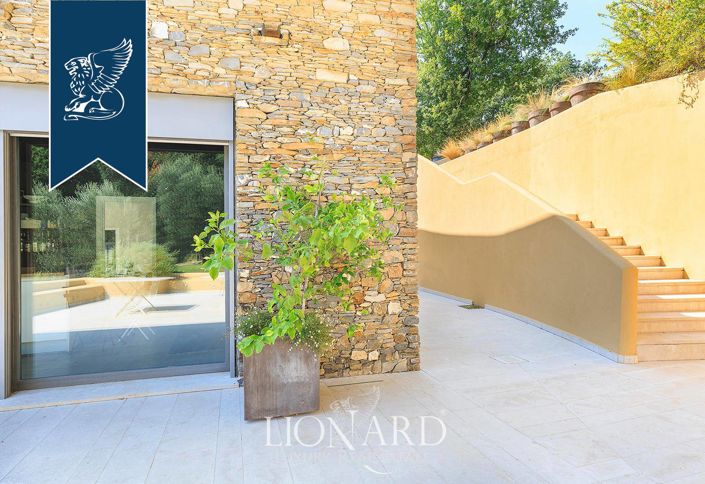 Image No.34-8 Bed Villa for sale