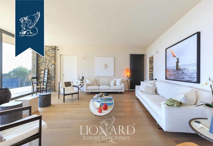 Image No.38-8 Bed Villa for sale