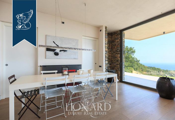 Image No.42-8 Bed Villa for sale