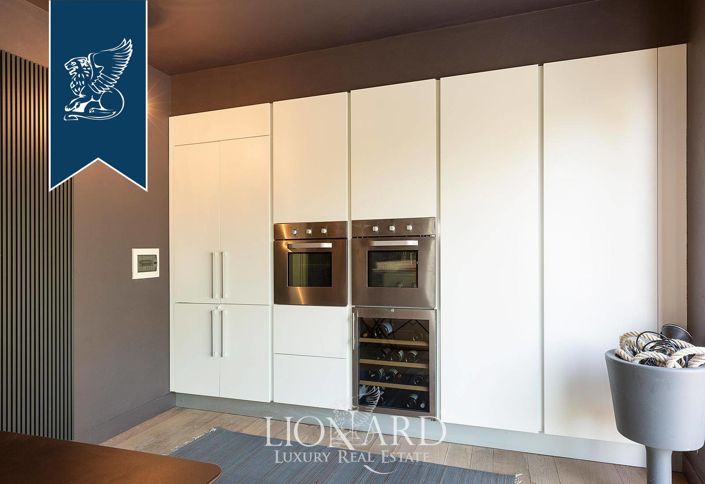 Image No.43-8 Bed Villa for sale