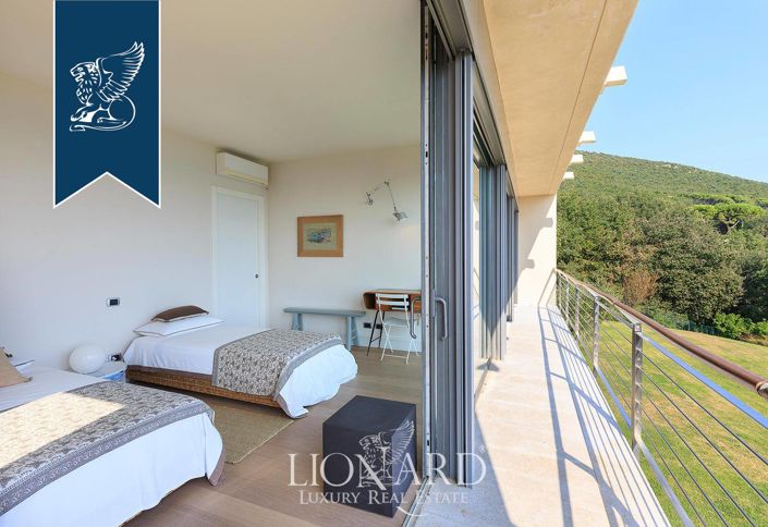 Image No.51-8 Bed Villa for sale