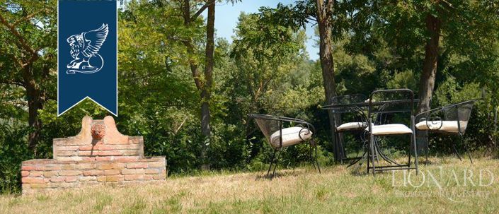 Image No.8-9 Bed Country House for sale