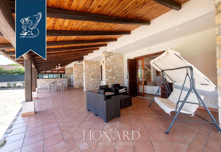 Image No.10-9 Bed Villa for sale