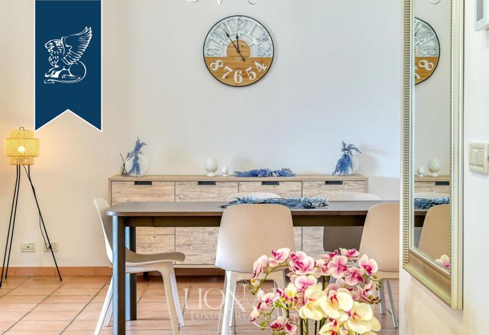 Image No.18-9 Bed Villa for sale