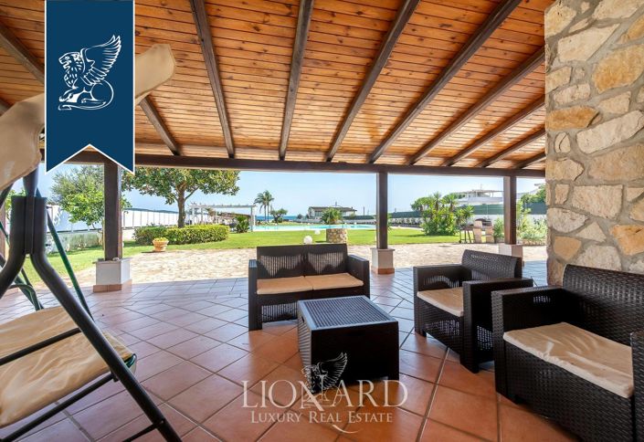 Image No.9-9 Bed Villa for sale