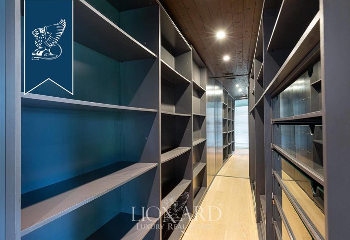 Image No.40-7 Bed Villa for sale