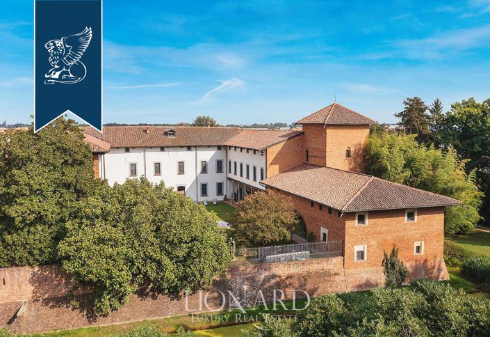 Image No.5-10 Bed Property for sale