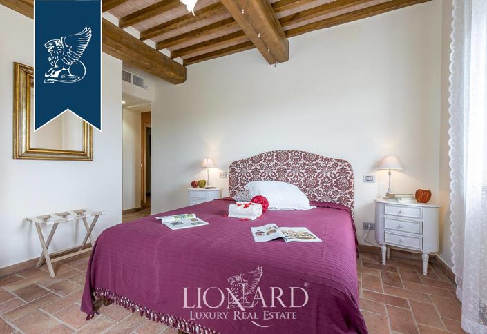 Image No.32-9 Bed Farmhouse for sale