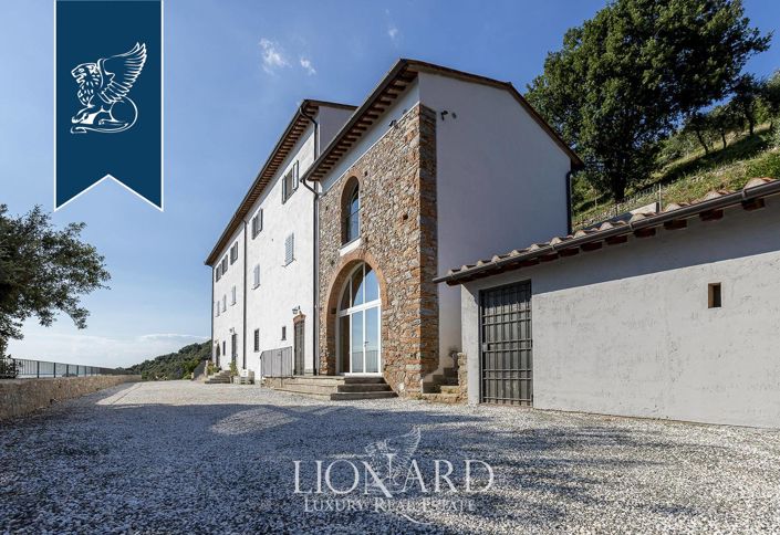 Image No.4-9 Bed Farmhouse for sale