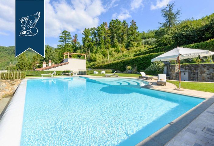 Image No.10-5 Bed Villa for sale