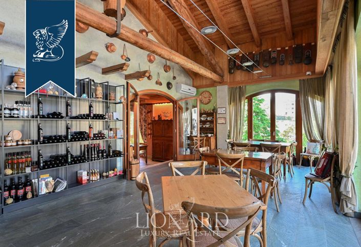 Image No.23-16 Bed Farmhouse for sale