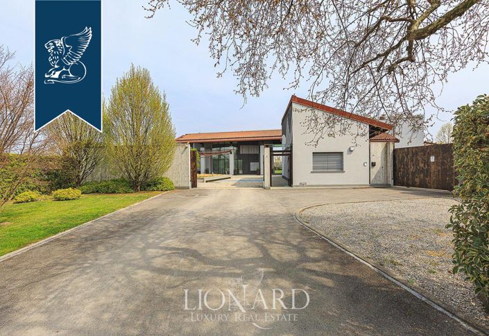 Image No.43-8 Bed Villa for sale