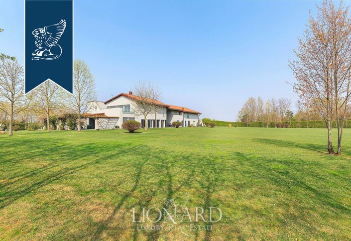 Image No.7-8 Bed Villa for sale