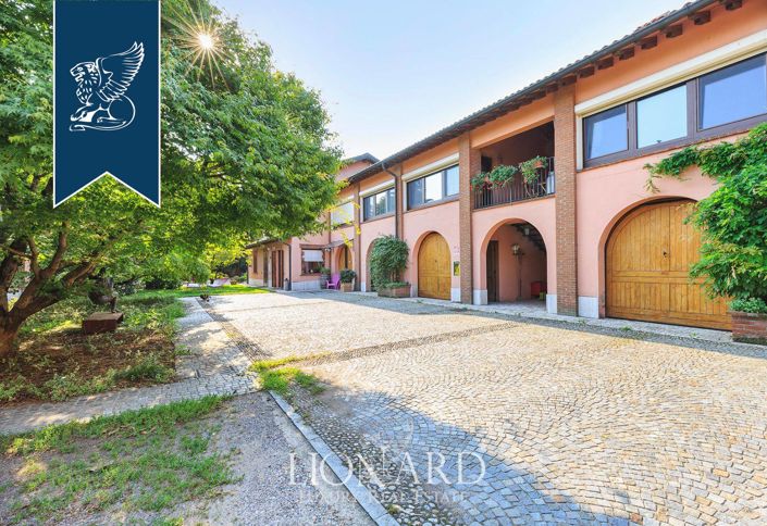 Image No.10-4 Bed Farmhouse for sale