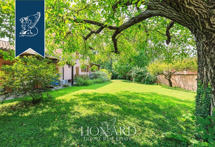 Image No.19-4 Bed Farmhouse for sale