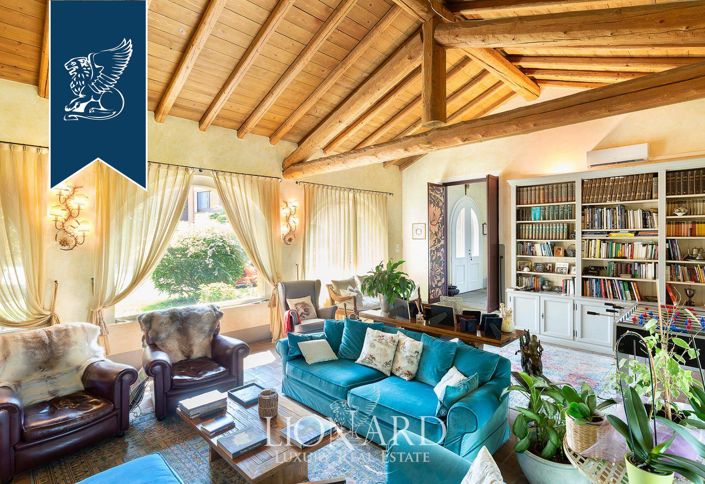 Image No.22-4 Bed Farmhouse for sale