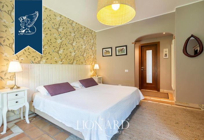 Image No.33-4 Bed Farmhouse for sale