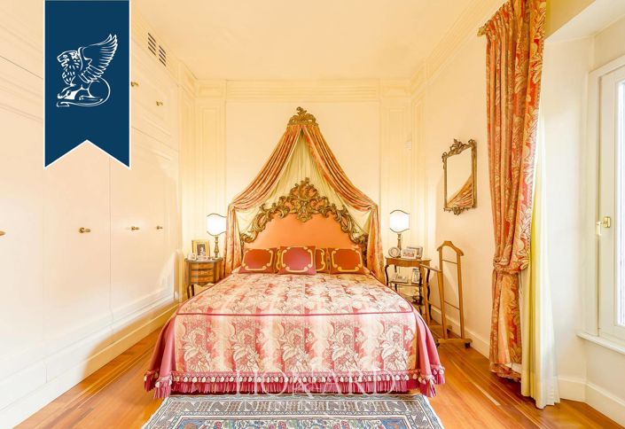 Image No.15-4 Bed Property for sale