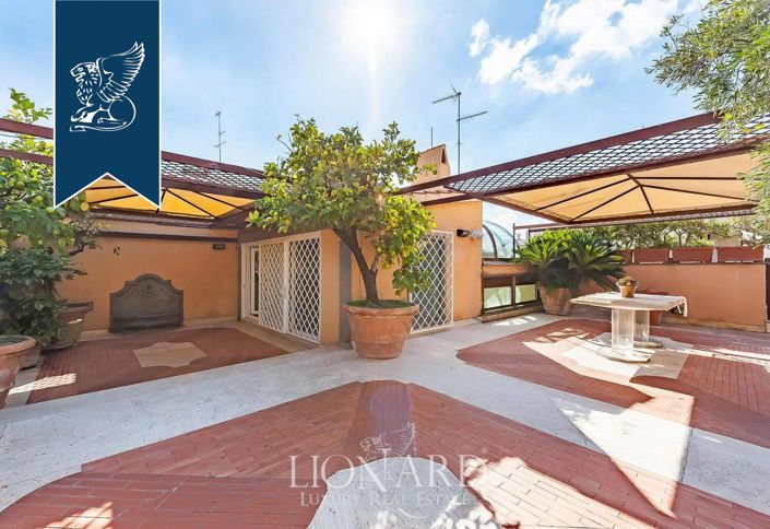 Image No.20-4 Bed Property for sale